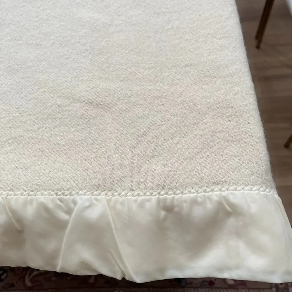 Treasure Chest Pure Wool Blanket 64 x 85
